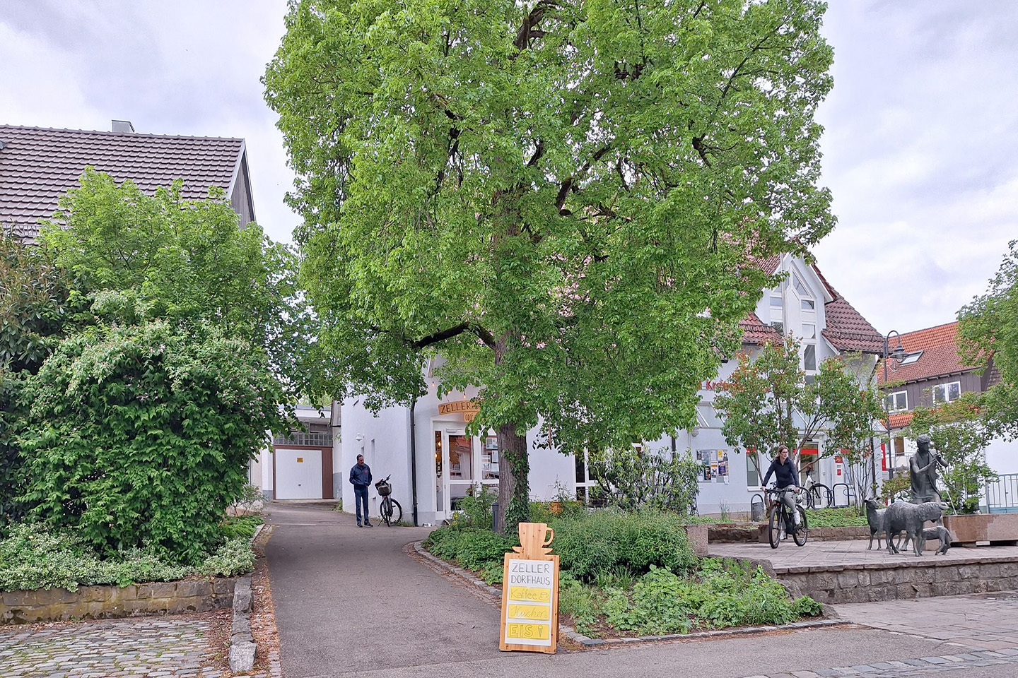 Das Zeller Dorhaus im alten Farrenstall von Zell unter Aichelberg